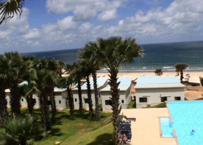 WATERFRONT FLAT 4 BEDROOM