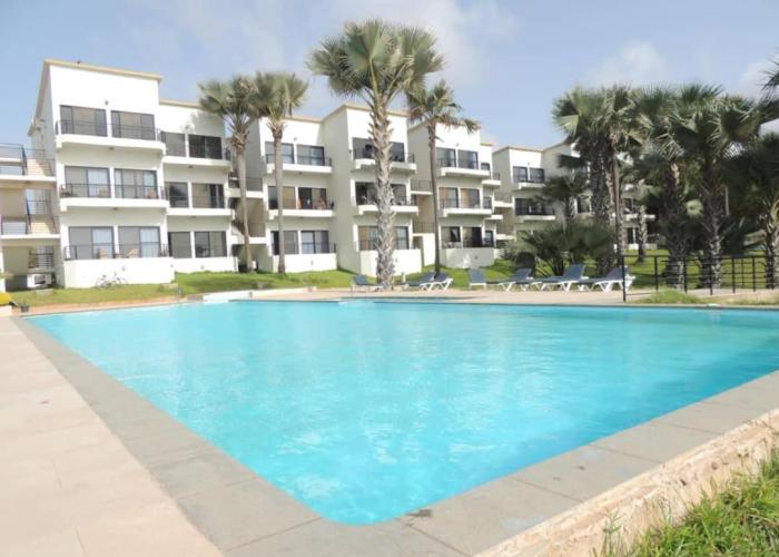 WATERFRONT FLAT 4 BEDROOM