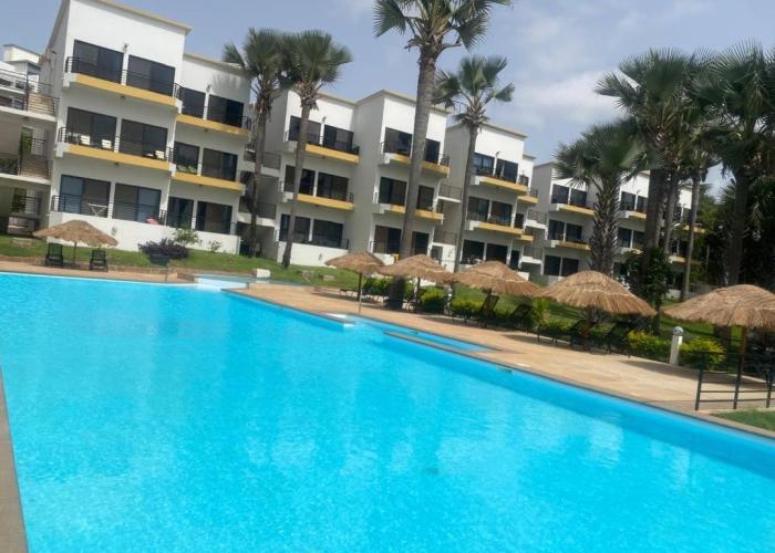 WATERFRONT FLAT 4 BEDROOM