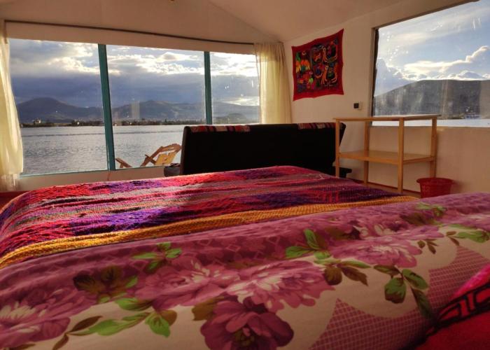 Uros Quechua`s Lodge Titicaca