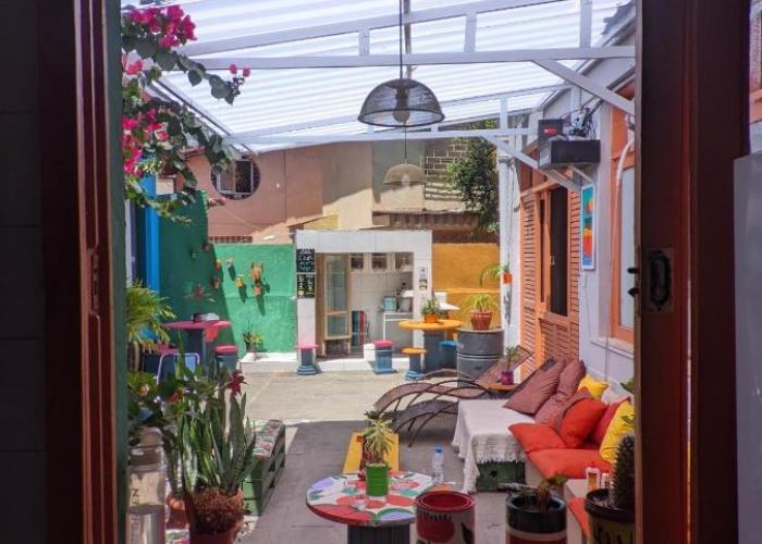 Nomads Hostel Multicultural & Coworking