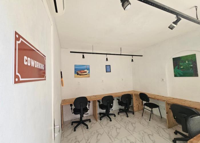 Nomads Hostel Multicultural & Coworking