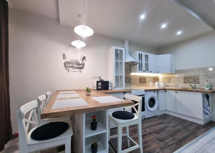 HIGH STREET APARTMAN