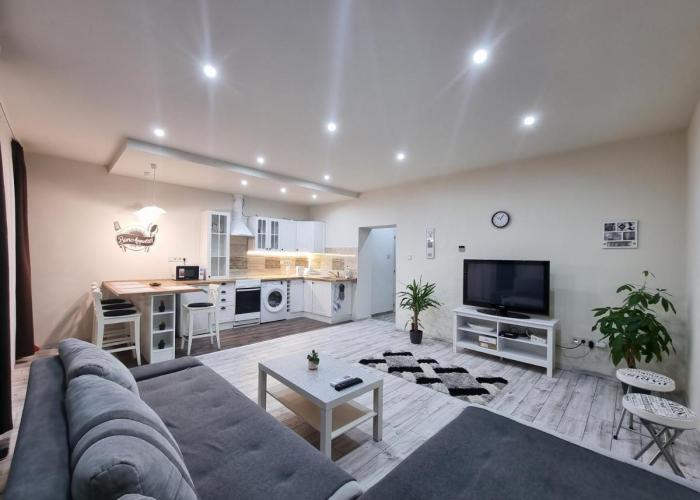 HIGH STREET APARTMAN
