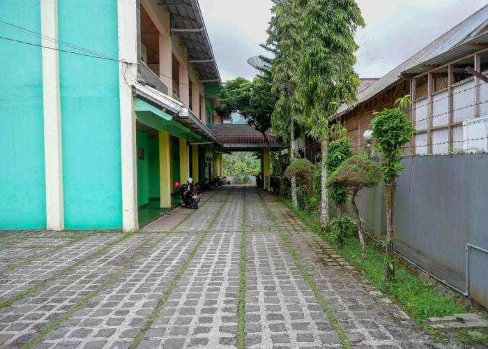 RedDoorz near Lokawisata Baturaden