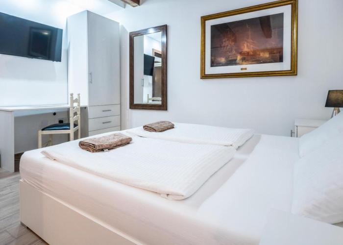 Valletta Main Street Apartment DELUXE