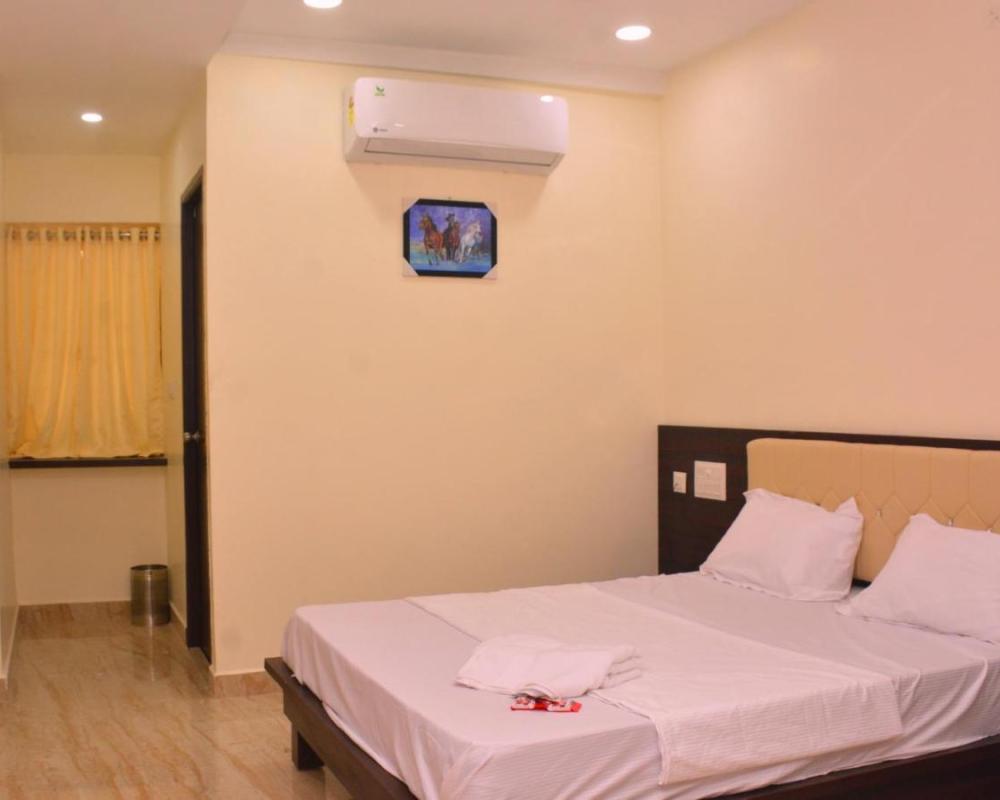 фото Arihanth Inn