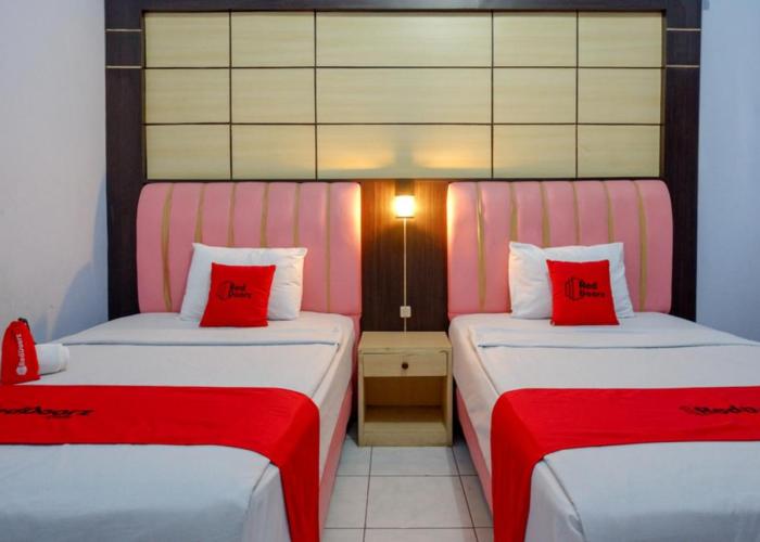 RedDoorz Plus Syariah near Stasiun Pekalongan 2