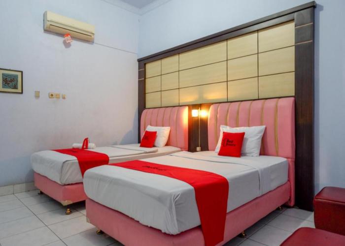 RedDoorz Plus Syariah near Stasiun Pekalongan 2