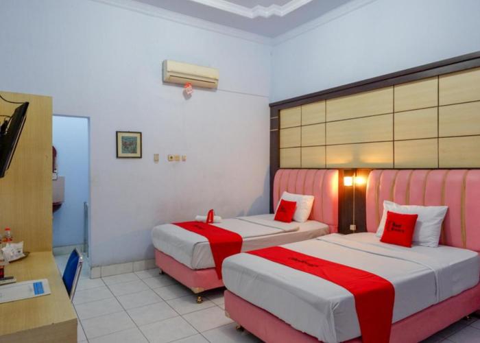 RedDoorz Plus Syariah near Stasiun Pekalongan 2