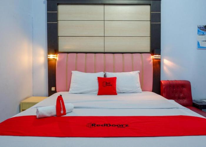 RedDoorz Plus Syariah near Stasiun Pekalongan 2