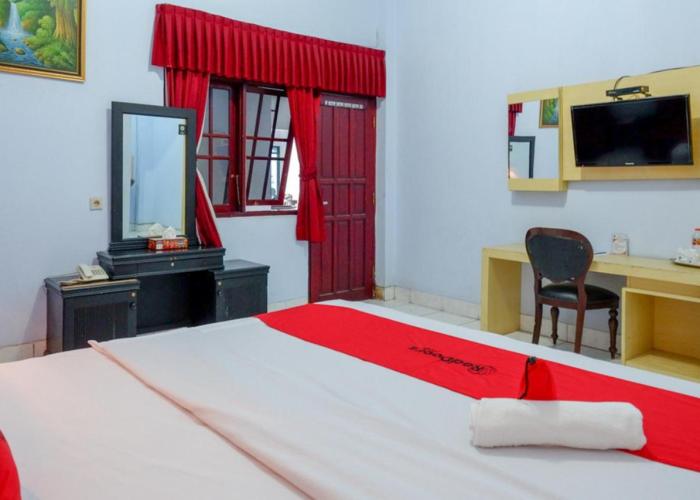 RedDoorz Plus Syariah near Stasiun Pekalongan 2