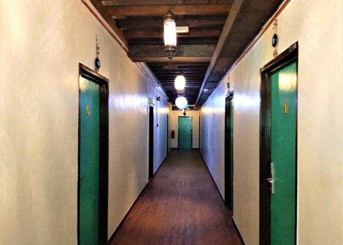 Blue Eyes Hotel