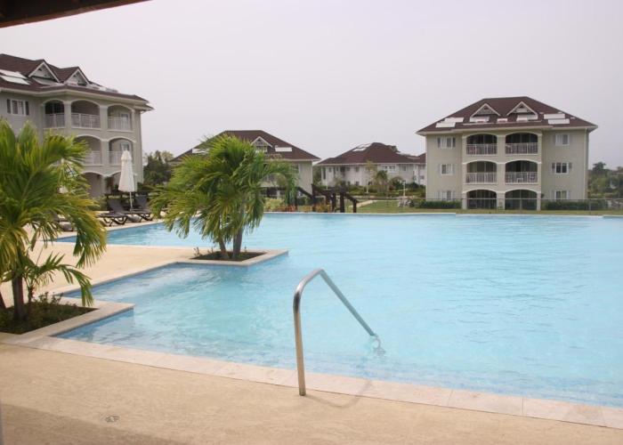 First Class Retreat @ Fern Court