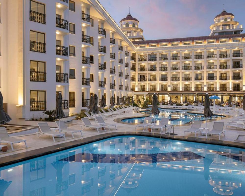 Blue Marlin Deluxe Spa & Resort