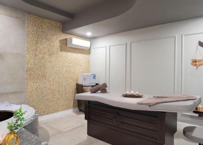 Blue Marlin Deluxe Spa & Resort