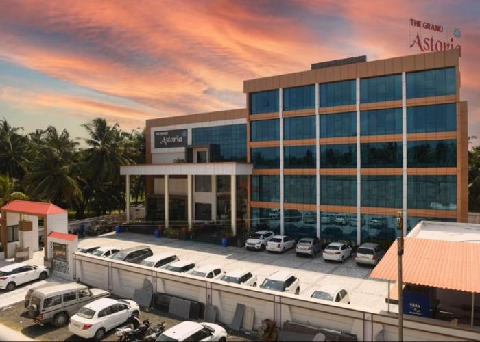 THE GRAND ASTORIA SOMANTH