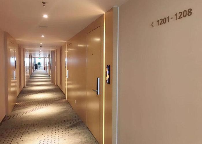 Lavande Hotel Zigong Tanmulin Lantern Park