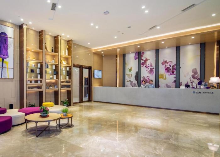 Lavande Hotel Yibin University City Exhibition Center