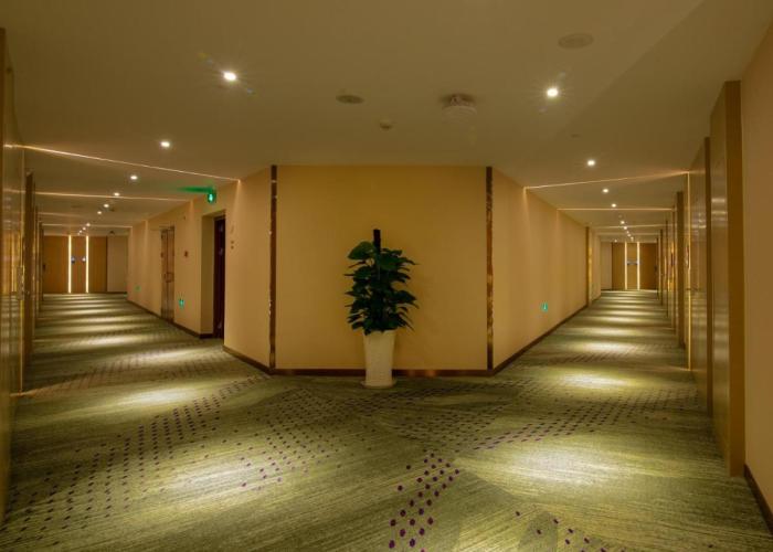 Lavande Hotel Yibin University City Exhibition Center