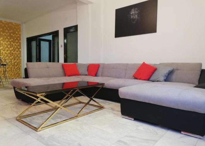 TOP CENTER spacious apartment with parking