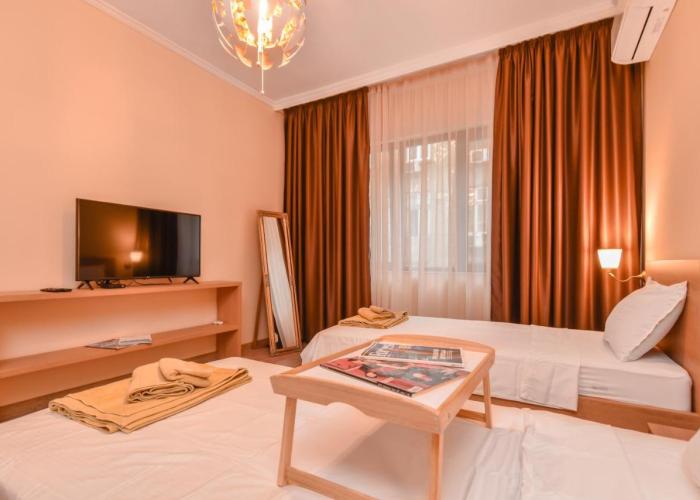 Sofia Dream Apartment - The Library - 3-BDR, 2-BTHR by Flat Mаnager