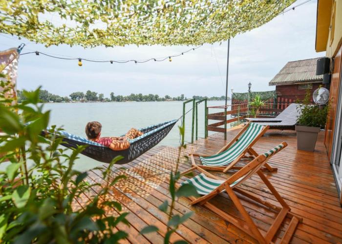Sagando - Floating house on Sava river