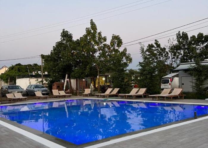 Windmill Shkodra Gesthouse Camping & Grill