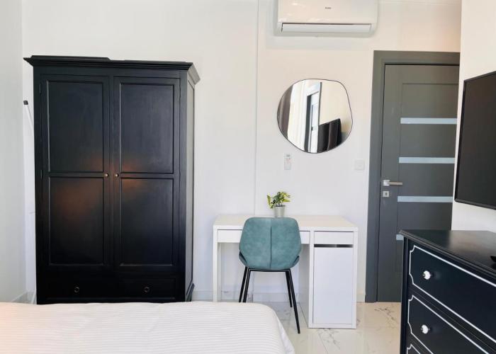 Apartments by Sliema promenade and beach