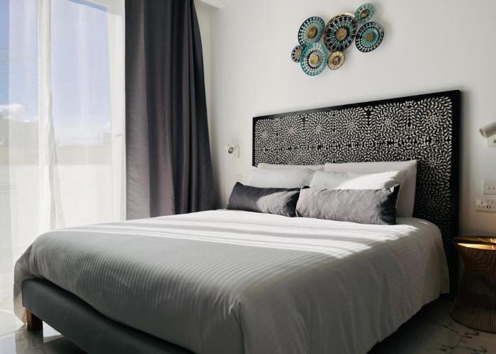 Apartments by Sliema promenade and beach