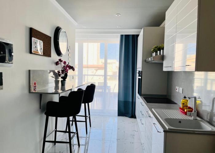 Apartments by Sliema promenade and beach