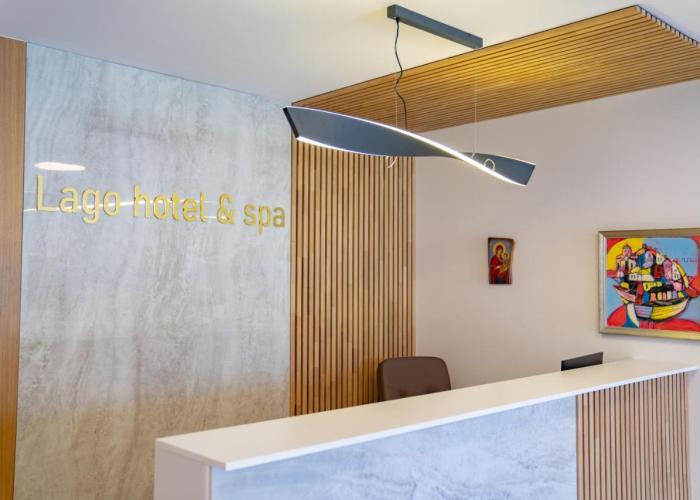 Lago Hotel