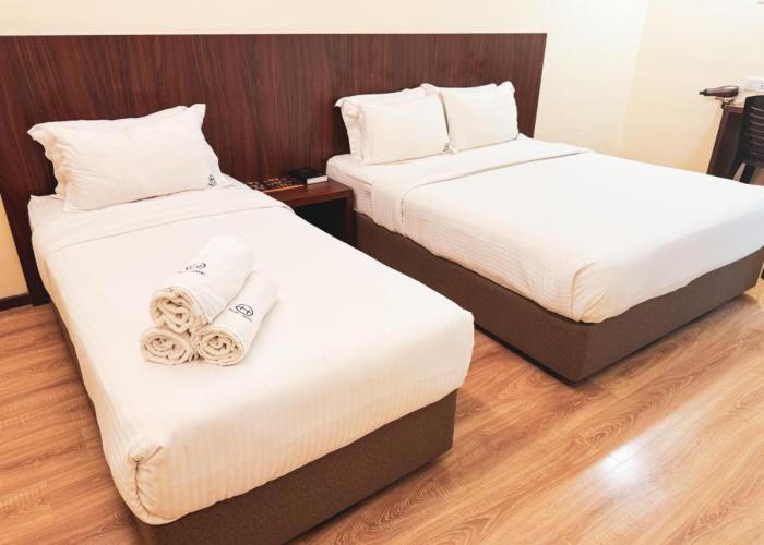 Emart Hotel (Riam)