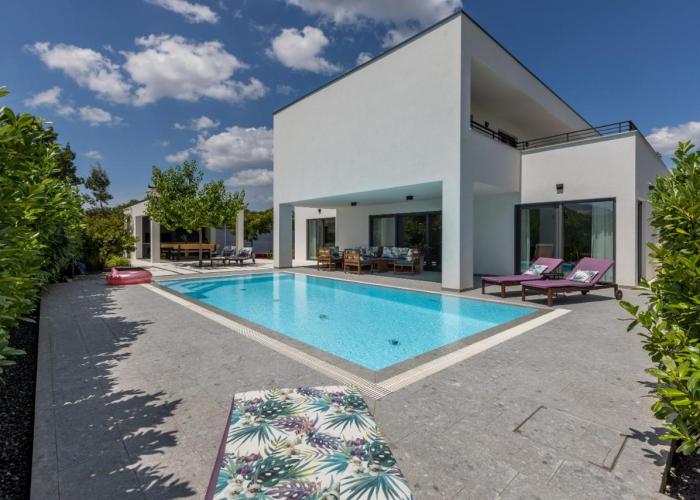 Villa Villa O