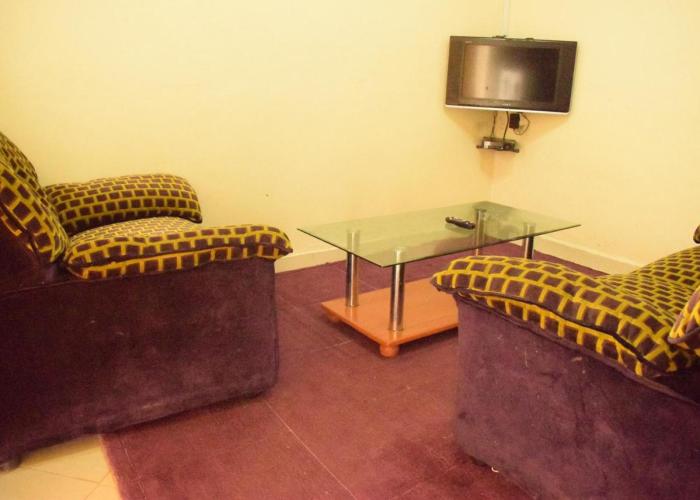 Beautiful 1BR with Wi-Fi & secure parking