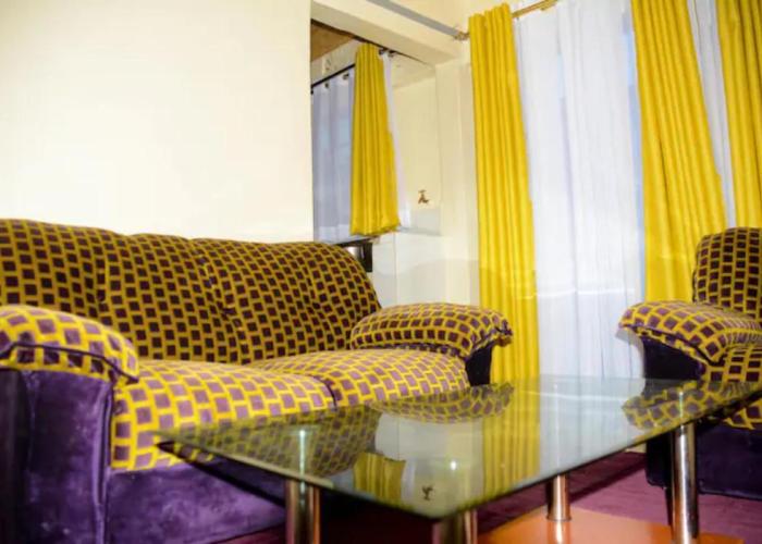 Beautiful 1BR with Wi-Fi & secure parking