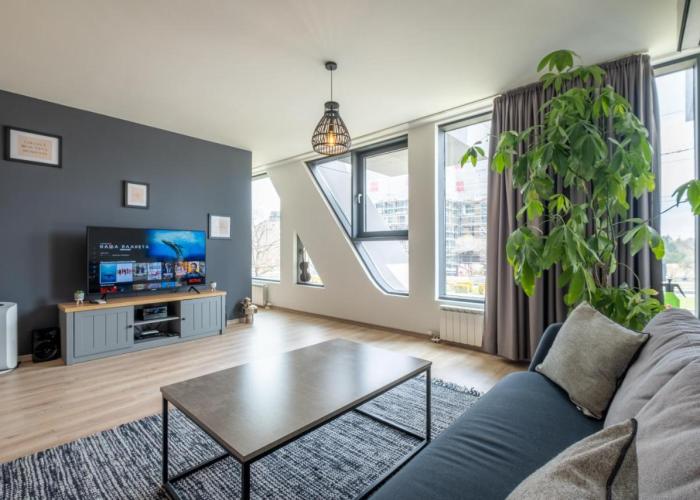 Arcadia Apartment, Park and Parking