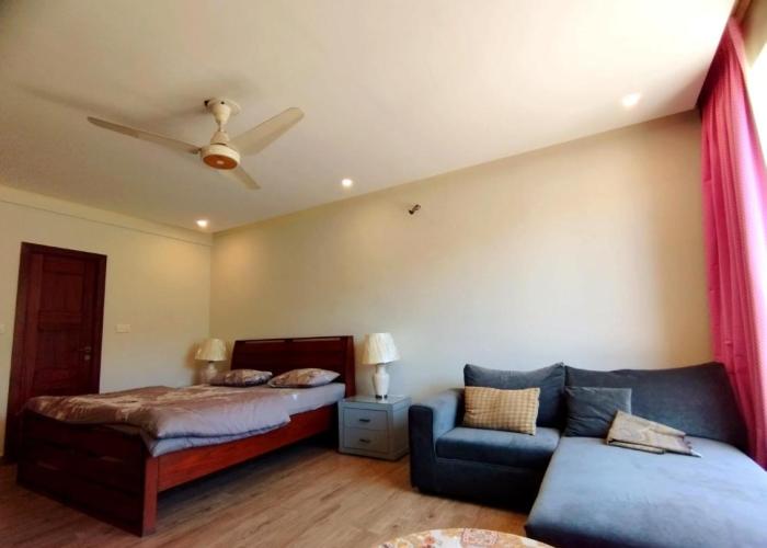 Apartment Midway