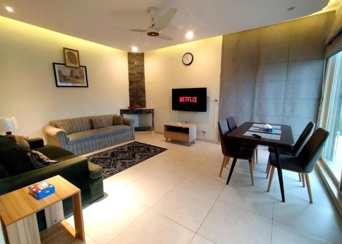 Apartment Midway