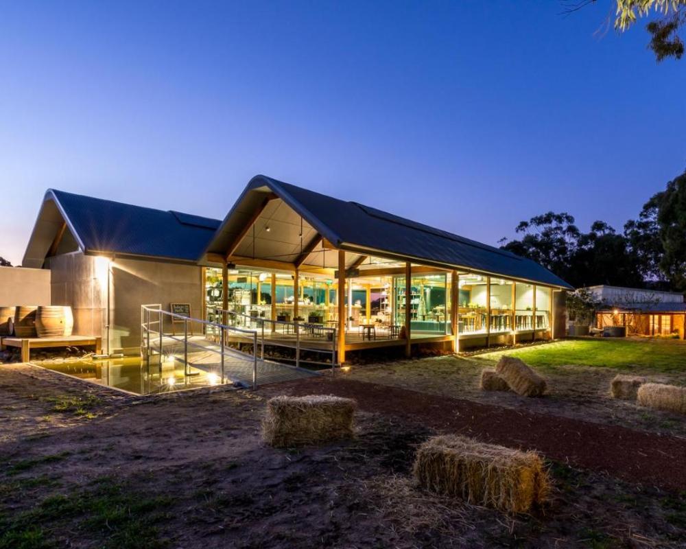 фото Barn Hives Yallingup