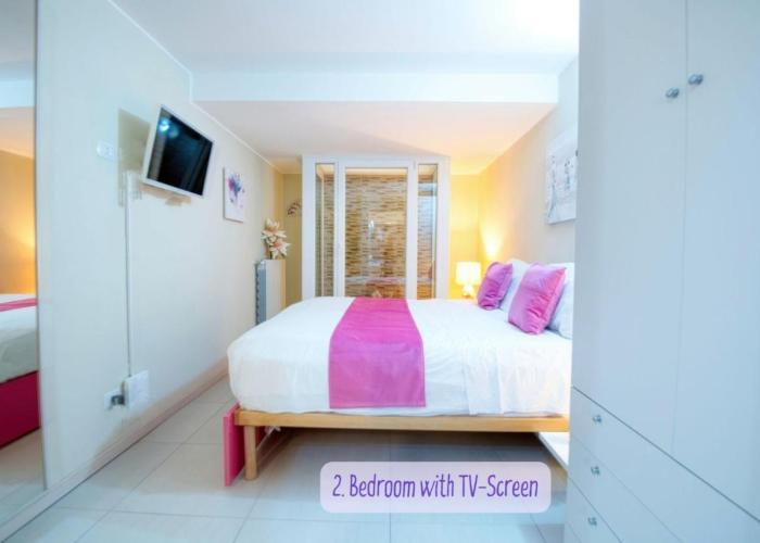 Panorama lake view, pool & garden, 2 bathrooms, kingsize & single-beds, fast Internet
