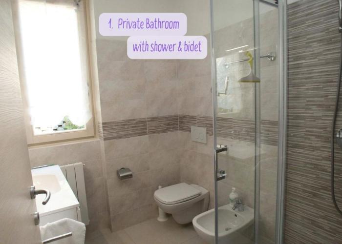 Panorama lake view, pool & garden, 2 bathrooms, kingsize & single-beds, fast Internet