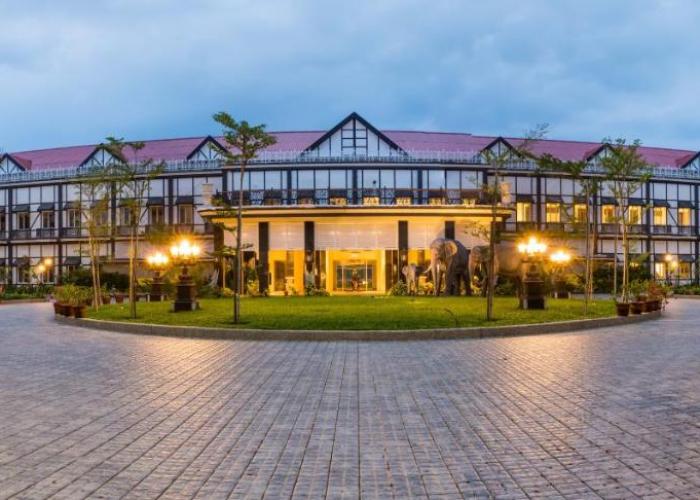 MAYFAIR Tea Resort