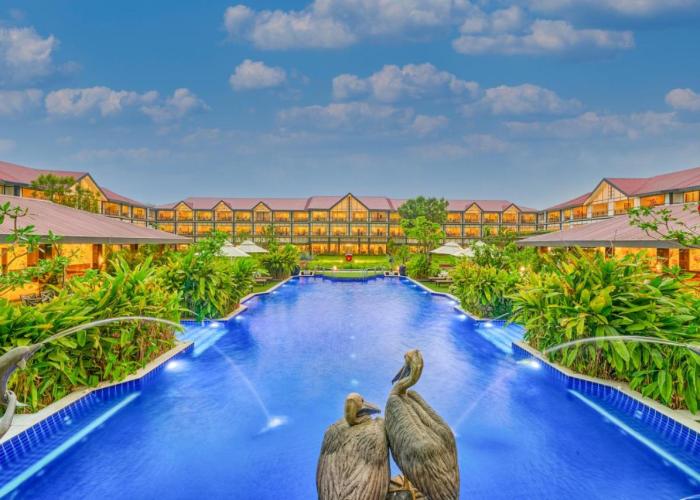 MAYFAIR Tea Resort