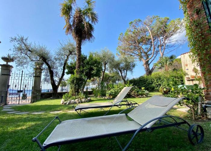 Casa vacanze Gabbianella villa con giardino lungolago Maderno