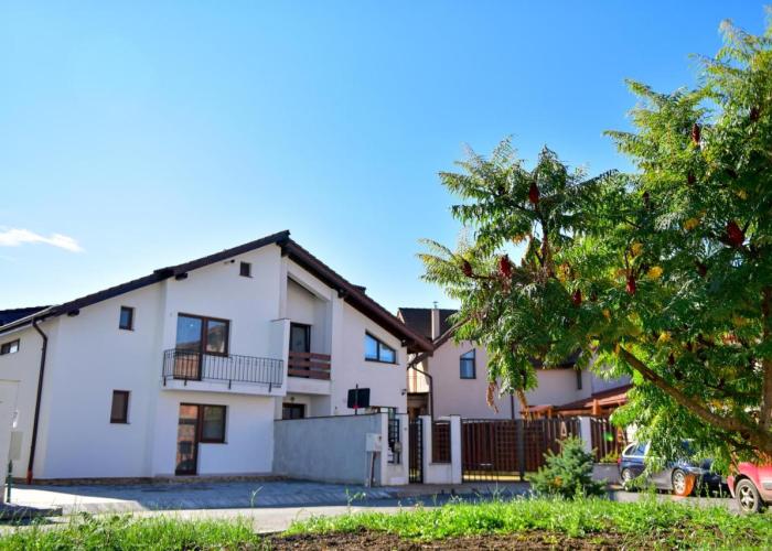 Regim Hotel Hanea jacuzzi in camera,piscina exterioara si sauna comuna