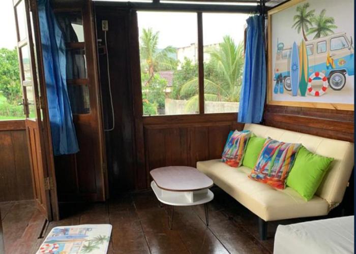 Arya's Surf Camp Cimaja