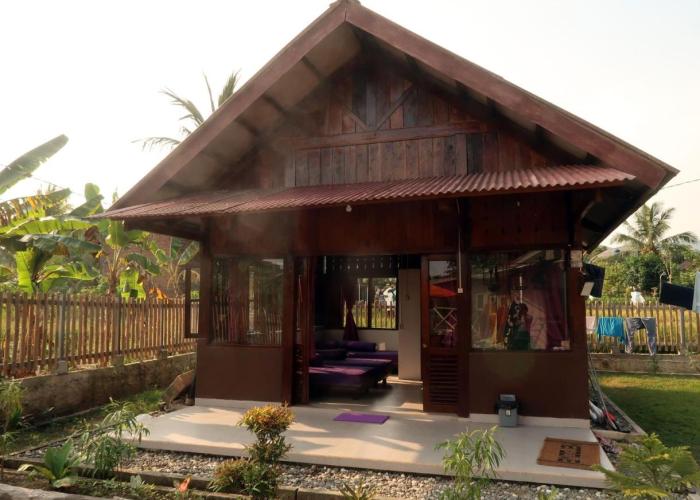 Arya's Surf Camp Cimaja