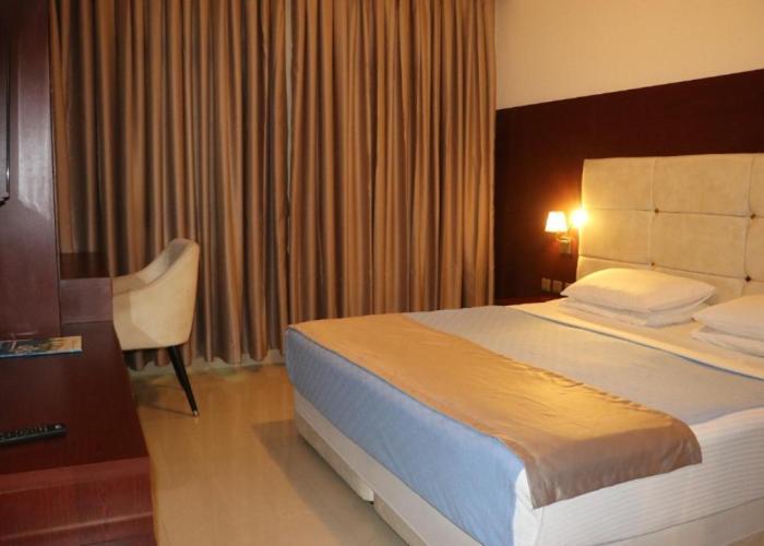 Golden Airport Hotel