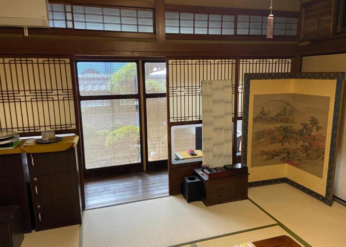 Guesthouse 古民家ゲストハウス穏